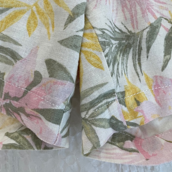 Linen Blend Tropical Print Shorts - Picture 6 of 16